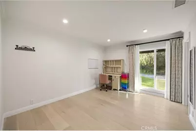 16935 Esquira Pl, Encino, CA 91436 - Photo 27