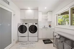 16935 Esquira Pl, Encino, CA 91436 - Photo 29