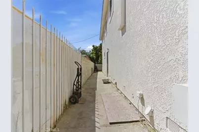 3362 3362 1/2 W 134th Street, Hawthorne, CA 90250 - Photo 7