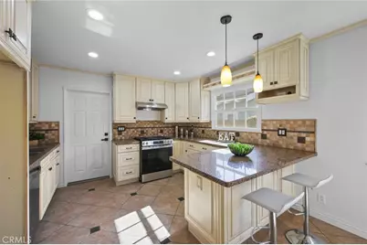 6091 Kimberly Drive, Huntington Beach, CA 92647 - Photo 11