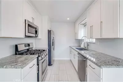205 13th Street #D, Huntington Beach, CA 92648 - Photo 7