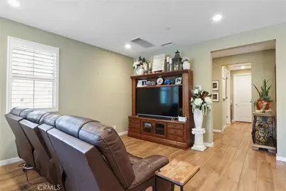 10902 Flora Park Way, Cypress, CA 90720 - Photo 5