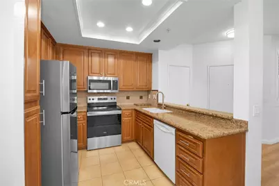 147 Gallery, Tustin, CA 92782 - Photo 5