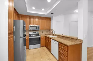 147 Gallery, Tustin, CA 92782 - Photo 5