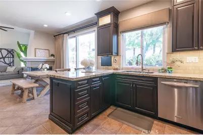 44 Willowbrook Lane, Rancho Santa Margarita, CA 92688 - Photo 11