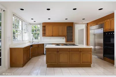 2 Chatham Court, Newport Beach, CA 92660 - Photo 9
