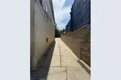 1055 N Stone Street, Los Angeles, CA 90063 - Photo 3