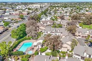 911 Van Ness Ct, Costa Mesa, CA 92626 - Photo 35