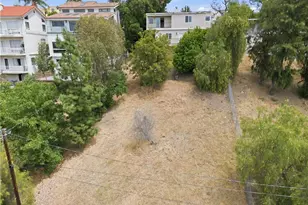 5211 Calatrana Dr, Woodland Hills, CA 91364 - Photo 41