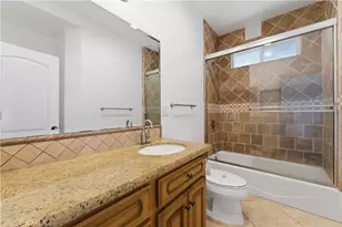 5211 Calatrana Dr, Woodland Hills, CA 91364 - Photo 21