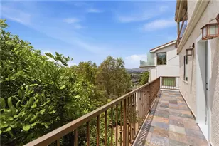 5211 Calatrana Dr, Woodland Hills, CA 91364 - Photo 27