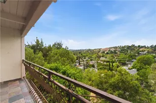 5211 Calatrana Dr, Woodland Hills, CA 91364 - Photo 31