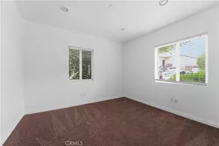 5211 Calatrana Dr, Woodland Hills, CA 91364 - Photo 19