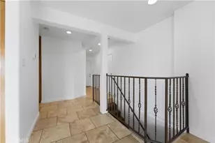 5211 Calatrana Dr, Woodland Hills, CA 91364 - Photo 11