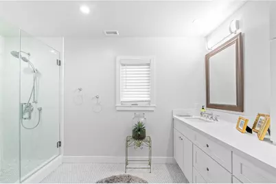 817 Main Street, Huntington Beach, CA 92648 - Photo 11