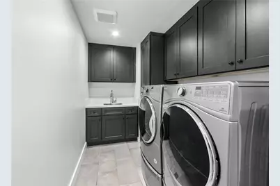 817 Main Street, Huntington Beach, CA 92648 - Photo 13