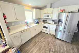 21752 Pacific Coast Hwy, Huntington Beach, CA 92646 - Photo 5