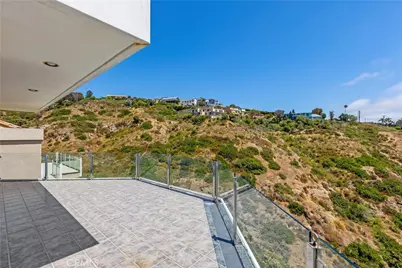 2365 Hillview Drive, Laguna Beach, CA 92651 - Photo 21