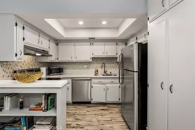 1351 N Crescent Heights #114, West Hollywood, CA 90046 - Photo 11