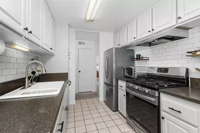 700 W La Veta #M3, Orange, CA 92868 - Photo 11