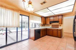 24396 Calle Pequeno, Lake Forest, CA 92630 - Photo 17