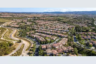 121 Catalonia, Irvine, CA 92618 - Photo 39