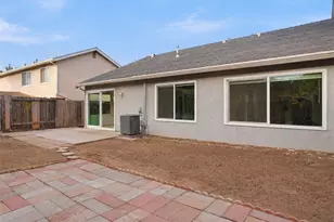 1507 Lower Lake Ct, Cardiff by the Sea, CA 92007 - Photo 11