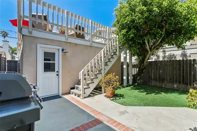 223 14th Street, Huntington Beach, CA 92648 - Photo 29