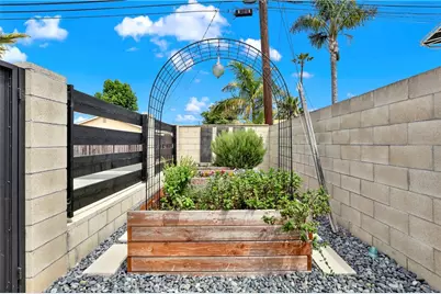 8401 Indianapolis, Huntington Beach, CA 92646 - Photo 19