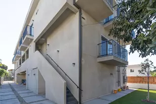 1041 W Leighton Ave, Los Angeles, CA 90037 - Photo 7