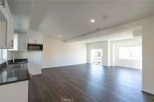 1041 W Leighton Ave, Los Angeles, CA 90037 - Photo 11