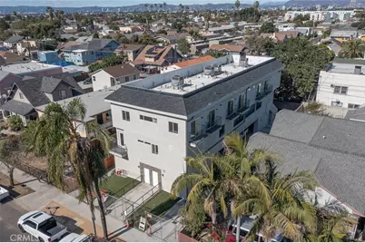 1041 W Leighton Avenue, Los Angeles, CA 90037 - Photo 3