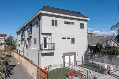 1041 W Leighton Avenue, Los Angeles, CA 90037 - Photo 1