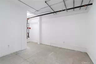1041 W Leighton Ave, Los Angeles, CA 90037 - Photo 25