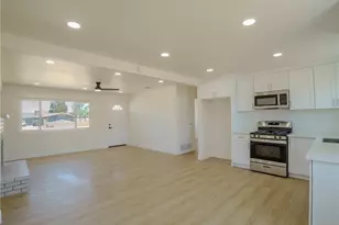 21865 Fox, Apple Valley, CA 92307 - Photo 3