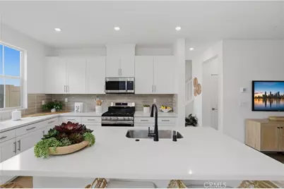 15874 Blue Copper Way, Fontana, CA 92336 - Photo 19