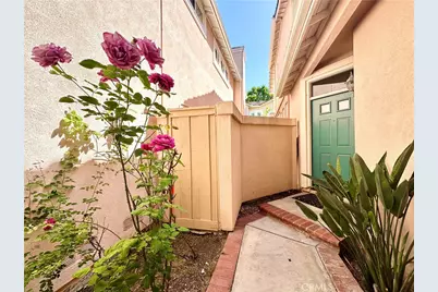 32 Santa Cruz Aisle, Irvine, CA 92606 - Photo 3