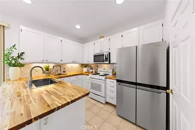 2 Tradition Pl, Irvine, CA 92602 - Photo 13