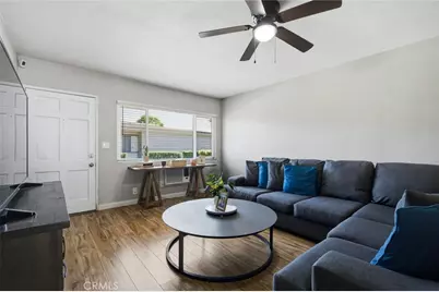 661 W 6th #B, Tustin, CA 92780 - Photo 5