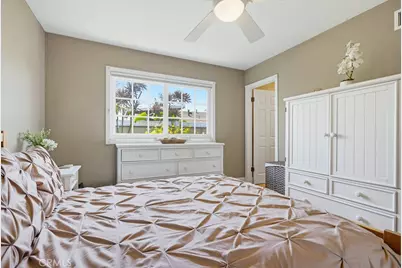 17711 Edwards, Huntington Beach, CA 92647 - Photo 17