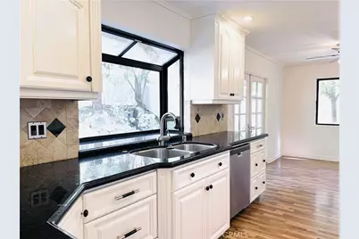 1160 Via Ravenna, Redlands, CA 92374 - Photo 7