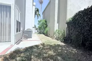 21 Presidio, Irvine, CA 92614 - Photo 9