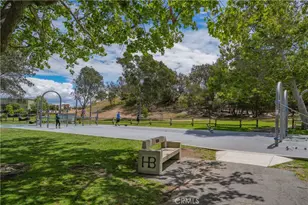 18051 Westlake Cir, Huntington Beach, CA 92648 - Photo 45