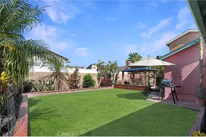 18051 Westlake Circle, Huntington Beach, CA 92648 - Photo 9