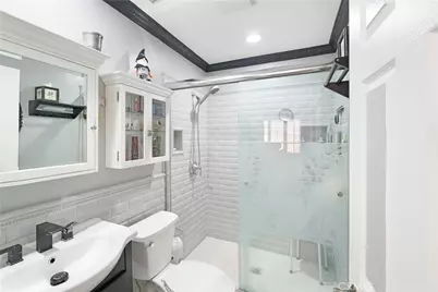 18051 Westlake Circle, Huntington Beach, CA 92648 - Photo 29