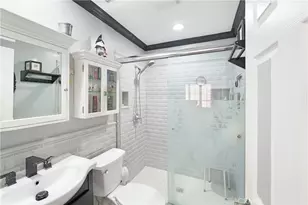 18051 Westlake Cir, Huntington Beach, CA 92648 - Photo 29