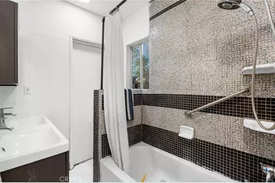 15401 Saticoy Street, Van Nuys, CA 91406 - Photo 37