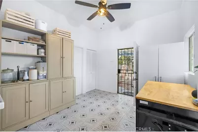 15401 Saticoy Street, Van Nuys, CA 91406 - Photo 11