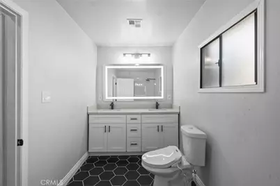 5334 S Victoria, Los Angeles, CA 90043 - Photo 7