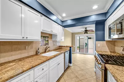 9742 Villa Pacific, Huntington Beach, CA 92646 - Photo 7